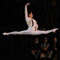 Kim Kimin in the ballet 