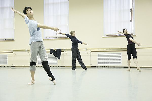 Kim Kimin, Alexei Popov and Grigory Popov at a rehearsal of the ballet <i>The Vertiginous Thrill of Exactitude </i>