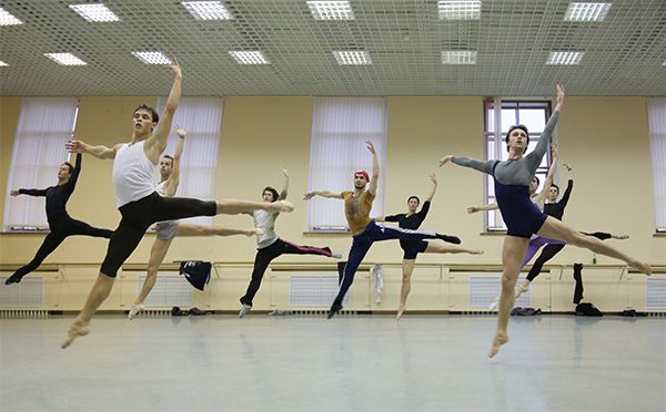 Vasily Tkachenko, Filipp Styopin and artists of the Mariinsky Ballet at a rehearsal of the ballet <i>The Vertiginous Thrill of Exactitude </i>